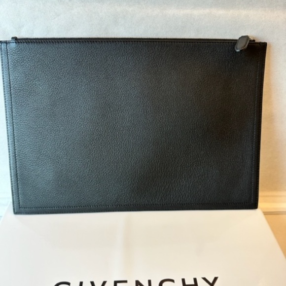Brand New Givenchy Large Antigona Zip Pouch - Picture 3 of 4